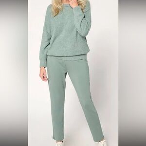 Barefoot Dreams Pullover with straight leg set